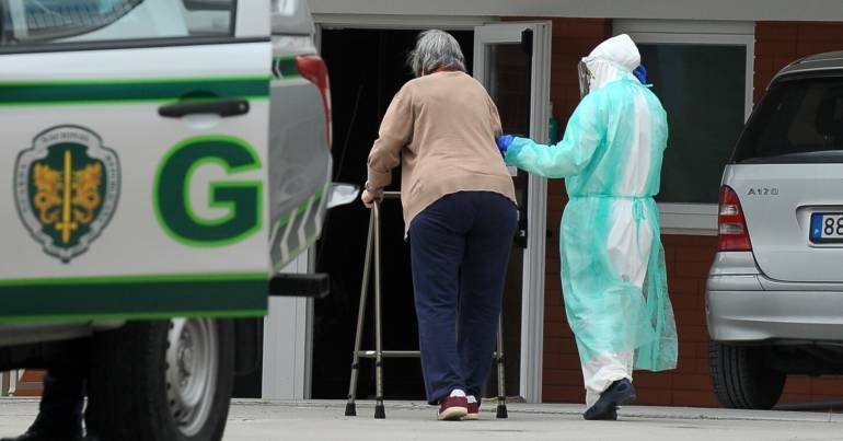 PGR abre inquérito a mortes de idosos em lar
