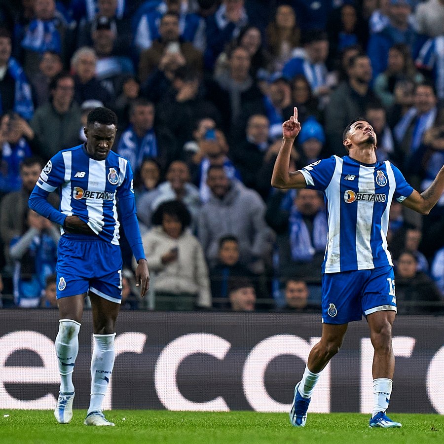 Galeno gosta de jogar frente ao Shakhtar. FC Porto vence e está