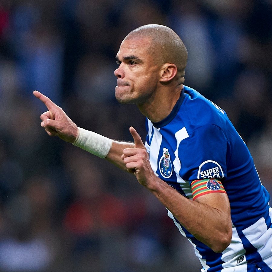 FC Porto: João Mário, Pepe e Diogo Costa em destaque no jogo da Champions  frente ao Antuérpia