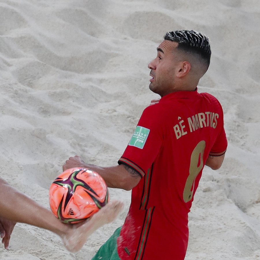 Bê Martins eleito o melhor jogador do mundo de futebol de praia
