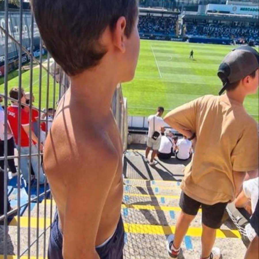 Criança obrigada a tirar a camisola do Benfica em Famalicão e a