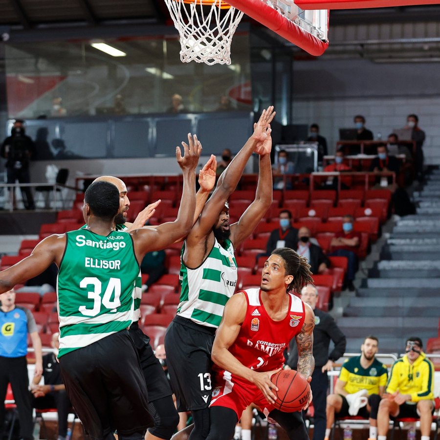 FC Porto vence Benfica, evita título dos encarnados e leva final de  basquetebol para o quarto jogo – Observador