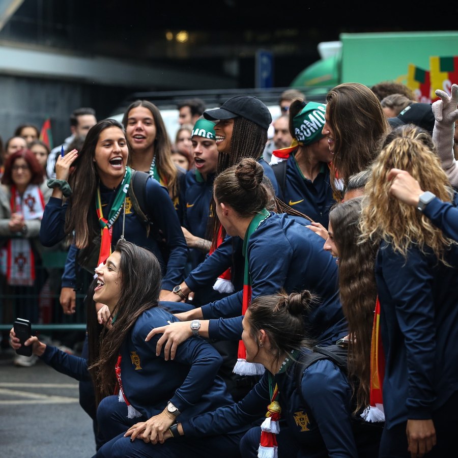 Três jogos de alto nível: António Costa felicita a seleção feminina - SIC  Notícias