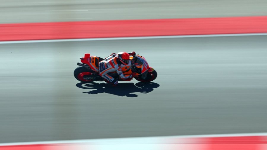 MotoGP: Penalização a Marc Márquez fica suspensa até decisão final