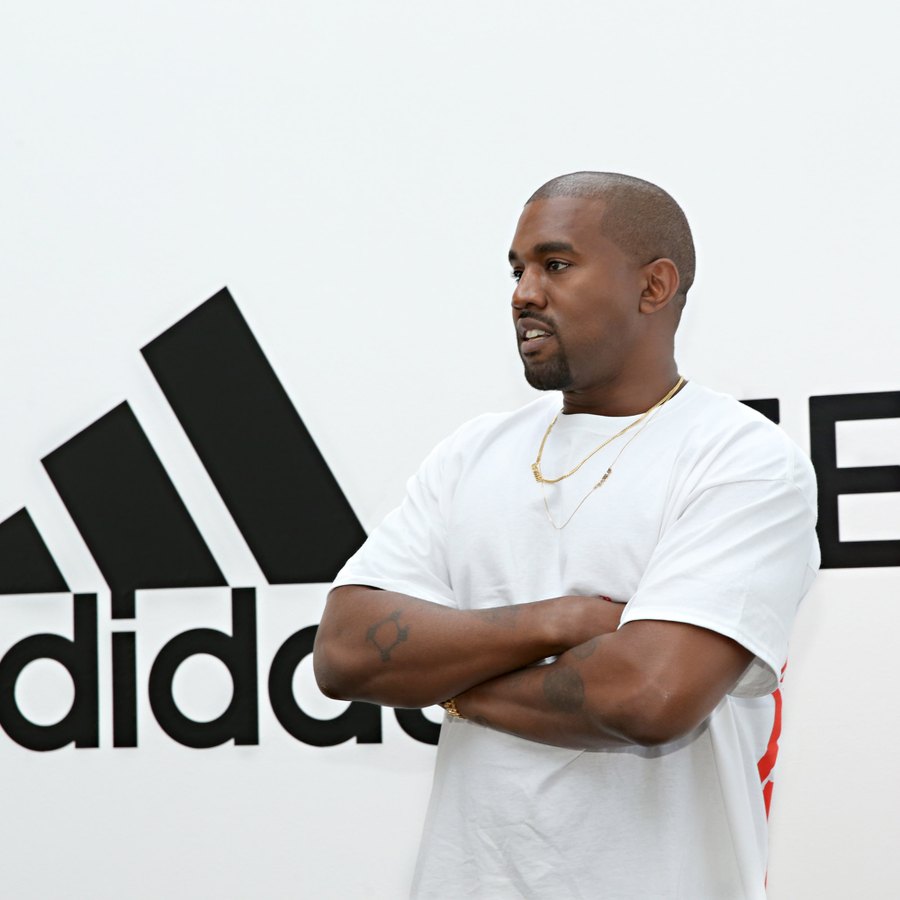 Pornografia, fotografias da ex-mulher nua em entrevistas de emprego e despedimentos os relatos de como “Kanye foi apenas Kanye” na Adidas