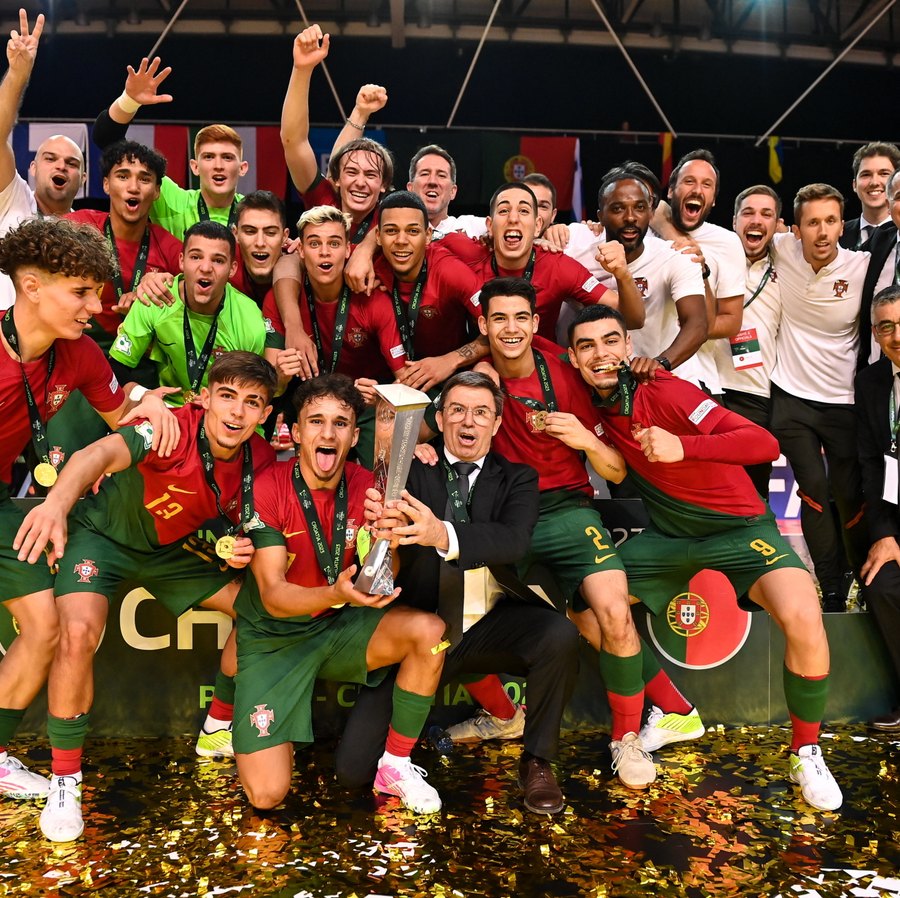Portugal apura-se para a final do Europeu de sub-19 com goleada à Noruega