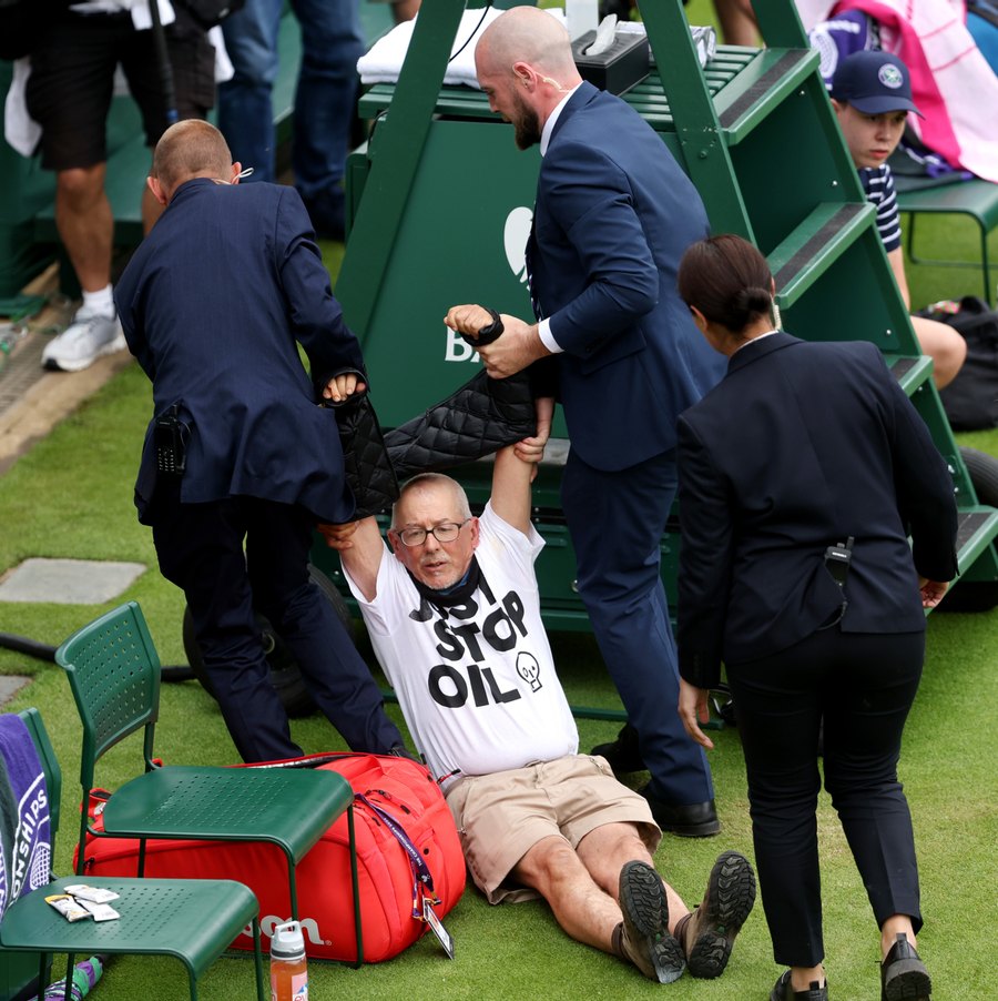 Ativistas da Just Stop Oil interrompem jogo de Wimbledon