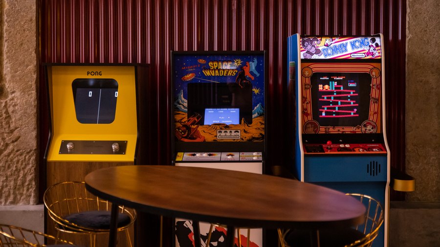 Sai um “Street Fighter” com um Bloody Mary: no Gala Gala há cocktails,  cachorro quente com trufa e jogos arcade – Observador