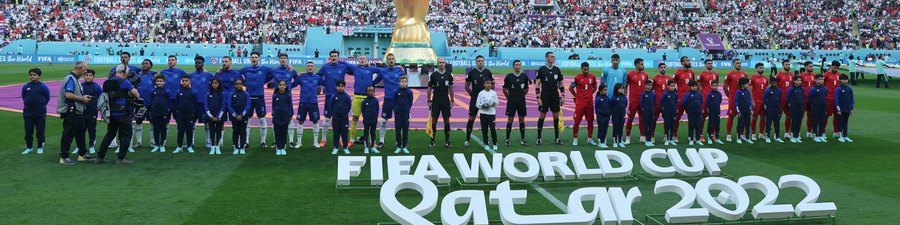 Quando futebol também é política: iranianos se recusam a cantar hino e  ingleses se ajoelham contra sanções da Fifa