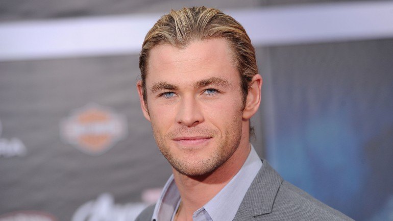 Protagonista do filme 'Thor', ator Chris Hemsworth é pai de gêmeos